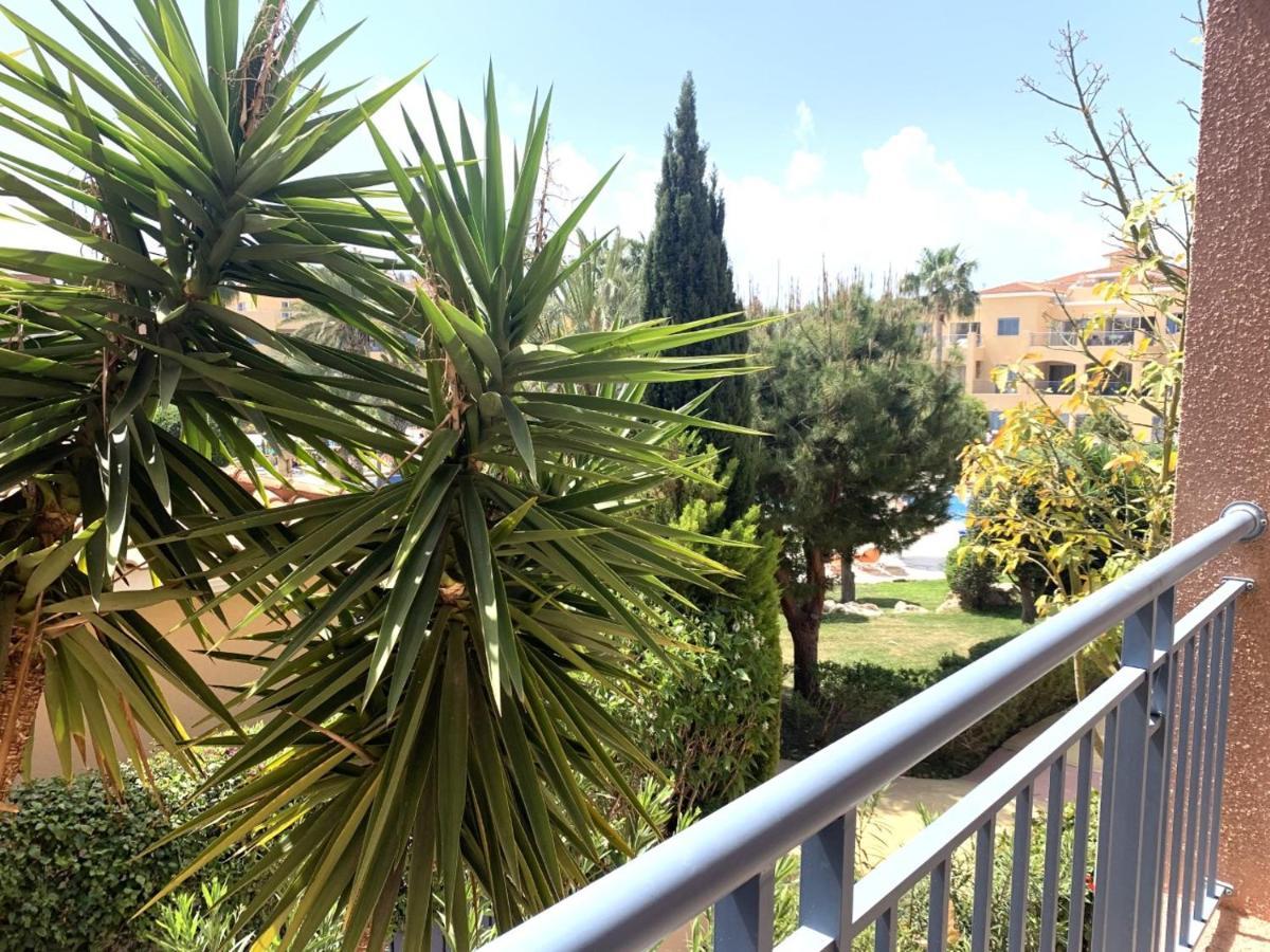Limnaria Gardens Two Bedroom Apartment With Balcony Пафос Екстериор снимка